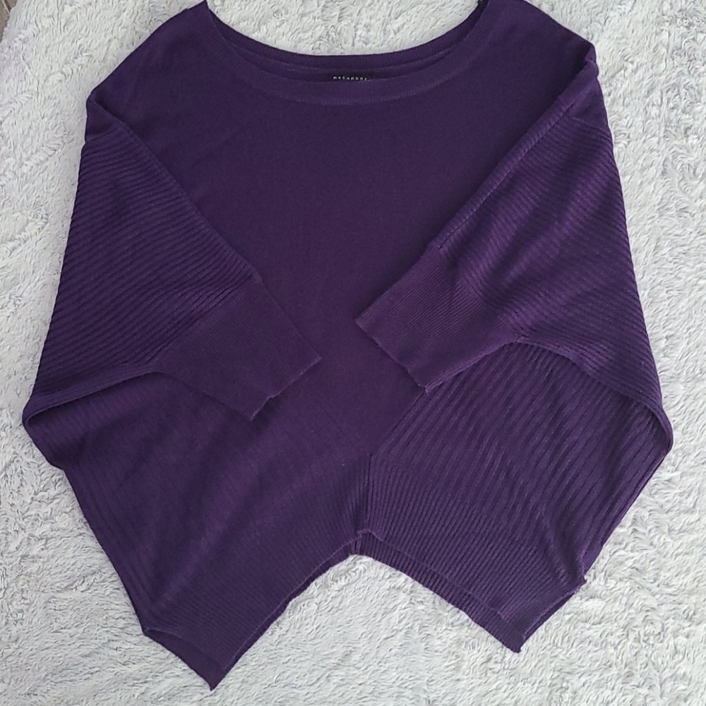 Sweater - Picture 4 of 6